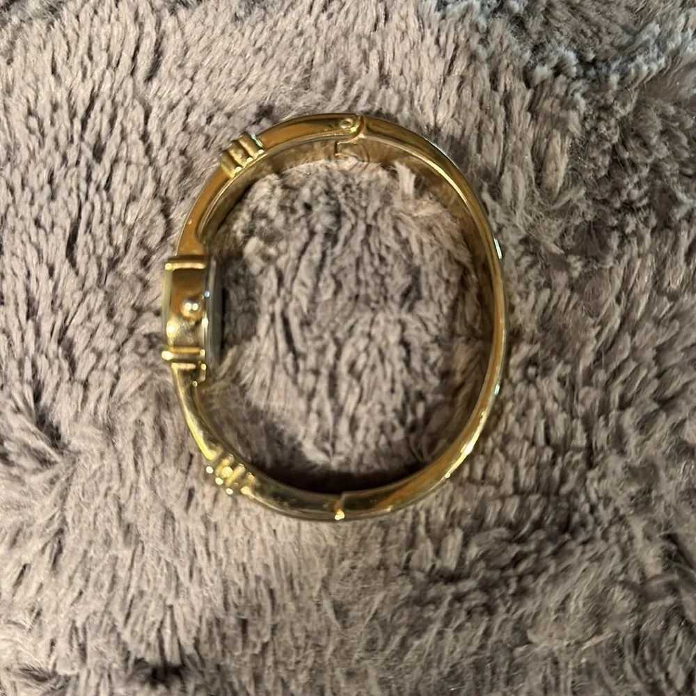 Golden women’s goldtone